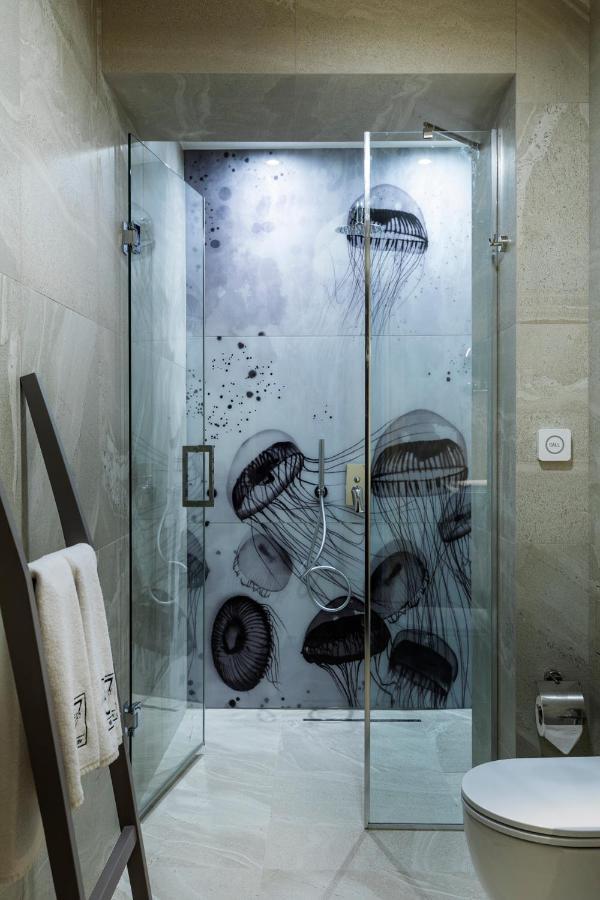 Gallery 37 Powered By Aston Пловдив Экстерьер фото A shower enclosure