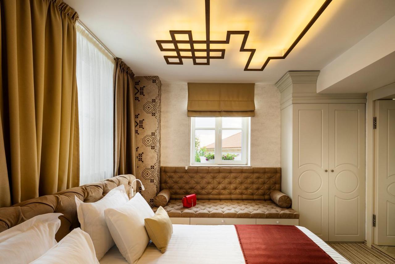 Gallery 37 Powered By Aston Пловдив Экстерьер фото A room at the Mandarin Oriental, Munich